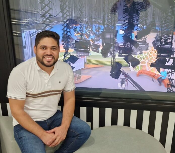 André Felipe: O Jornalista de Rondônia Brilha na Maior Vitrine do Futebol Brasileiro