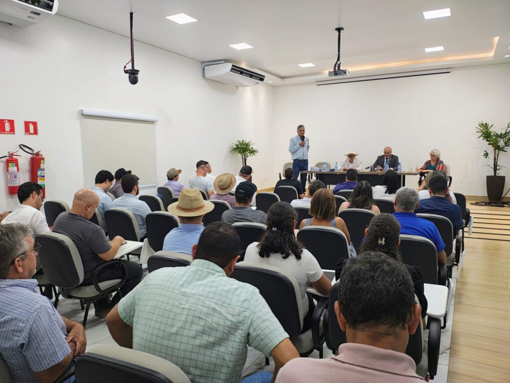 A iniciativa reuniu os secretários municipais para apresentar um panorama técnico da atividade aquícola e propor estratégias de fortalecimento e reposicionamento da cadeia produtiva